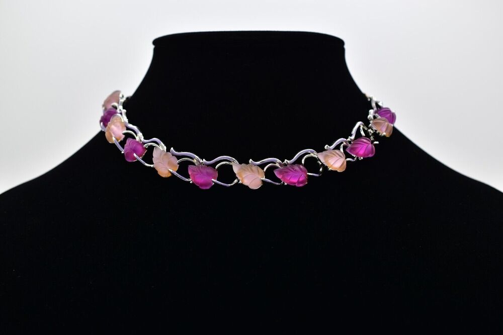 Star Vintage Choker Collar Necklace Purple Lucite Leaf Chunky Signed 1940s BinBJ